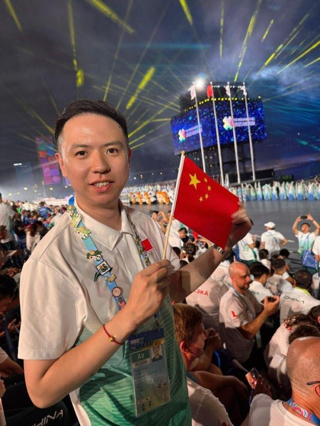 辛勤付出的 辛勤付出的